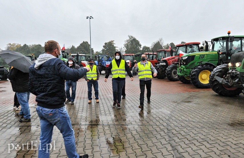 Rolniczy protest w Elblągu. "Nie" dla "piątki Kaczyńskiego" zdjęcie nr 231816