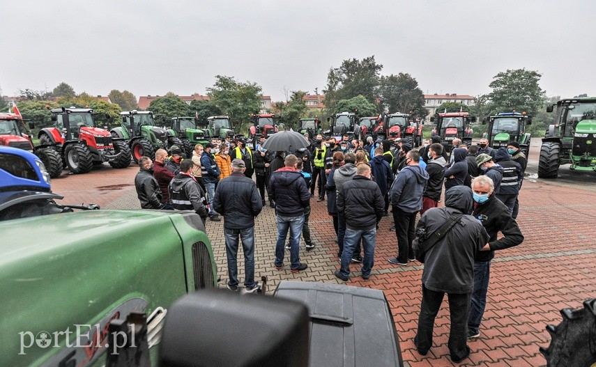Rolniczy protest w Elblągu. "Nie" dla "piątki Kaczyńskiego" zdjęcie nr 231838