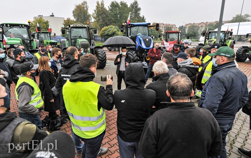 Rolniczy protest w Elblągu. "Nie" dla "piątki Kaczyńskiego" zdjęcie nr 231824