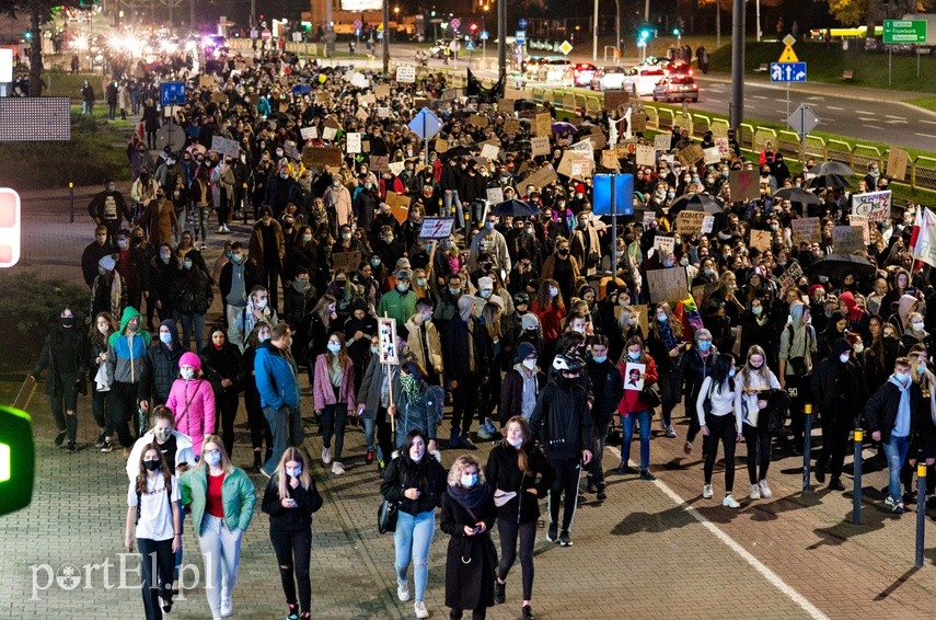 Elblążanie znów wyszli na ulice."Solidarność naszą bronią" zdjęcie nr 232289