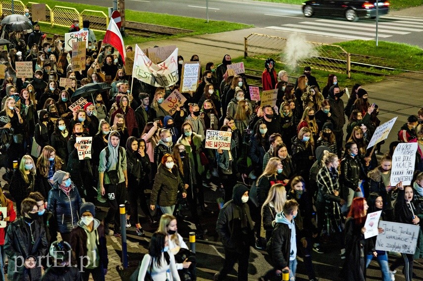 Elblążanie znów wyszli na ulice."Solidarność naszą bronią" zdjęcie nr 232291