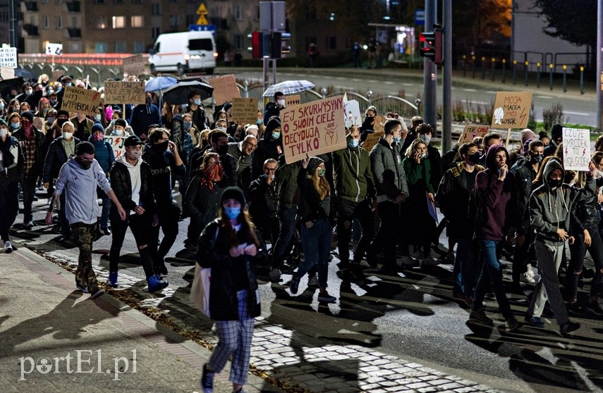 Elblążanie znów wyszli na ulice."Solidarność naszą bronią" zdjęcie nr 232275