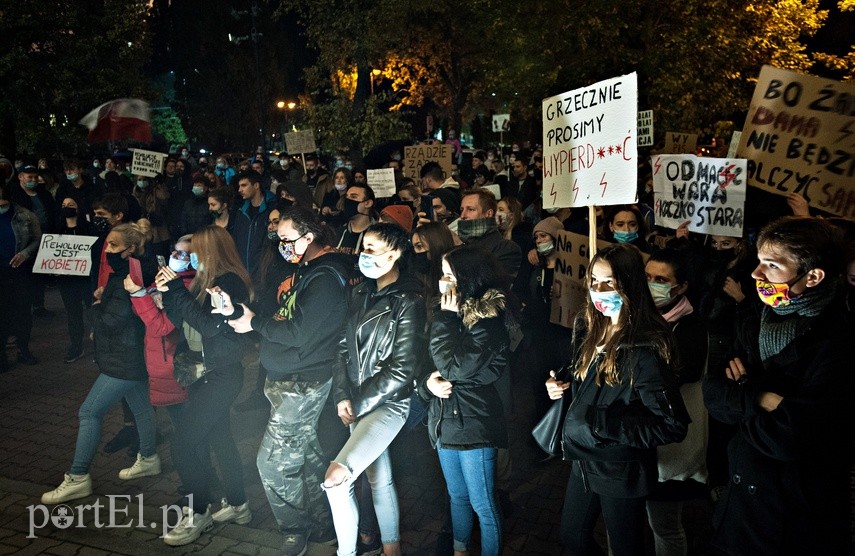 Elblążanie znów wyszli na ulice."Solidarność naszą bronią" zdjęcie nr 232259