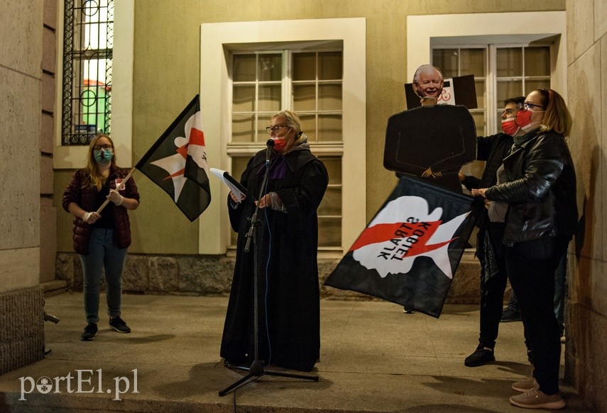 Elblążanie znów wyszli na ulice."Solidarność naszą bronią" zdjęcie nr 232255