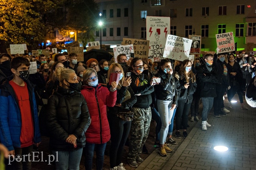 Elblążanie znów wyszli na ulice."Solidarność naszą bronią" zdjęcie nr 232256