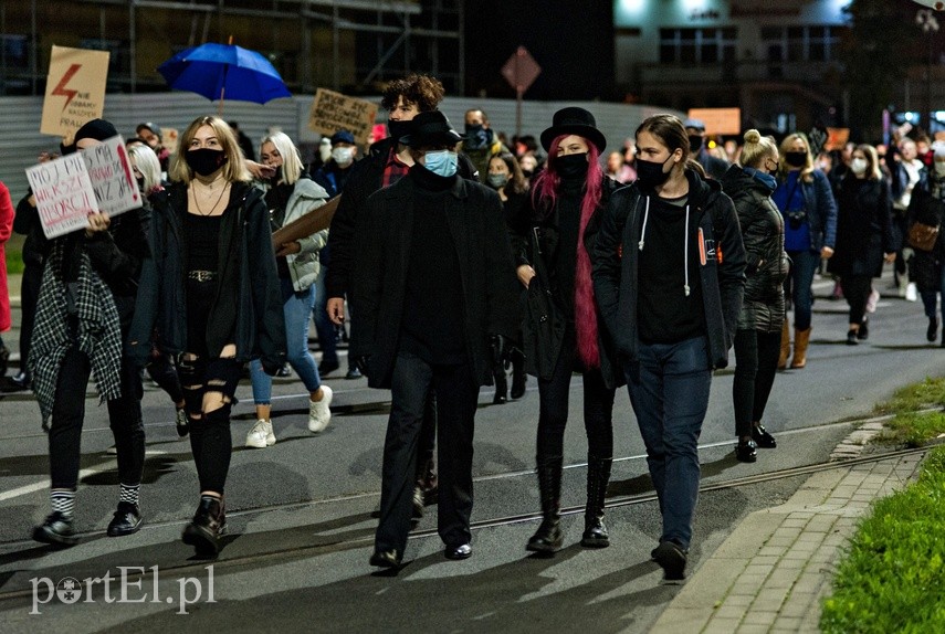 Elblążanie znów wyszli na ulice."Solidarność naszą bronią" zdjęcie nr 232285