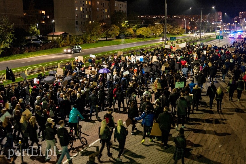 Elblążanie znów wyszli na ulice."Solidarność naszą bronią" zdjęcie nr 232294