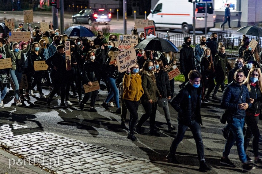 Elblążanie znów wyszli na ulice."Solidarność naszą bronią" zdjęcie nr 232274