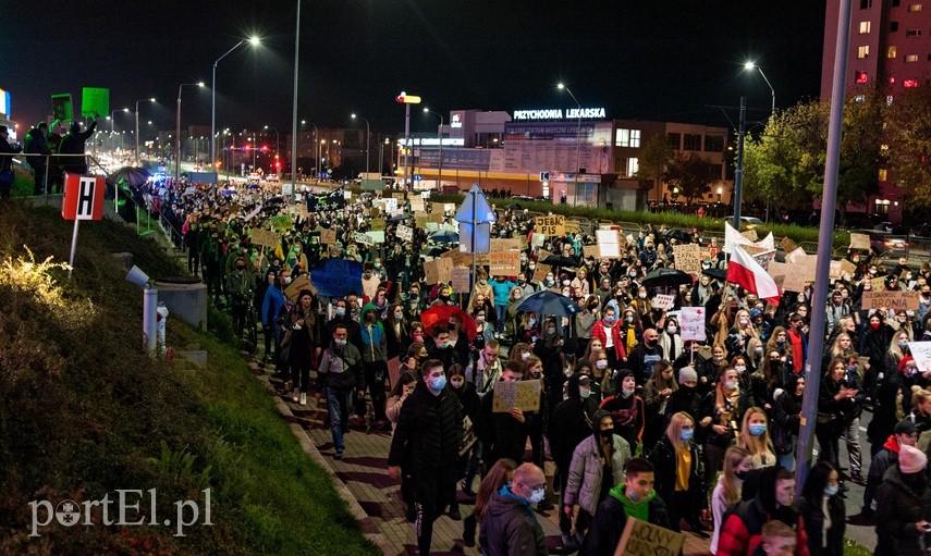 Elblążanie znów wyszli na ulice."Solidarność naszą bronią" zdjęcie nr 232296