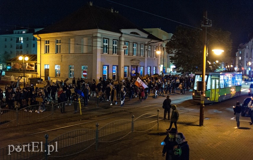 Elblążanie znów wyszli na ulice."Solidarność naszą bronią" zdjęcie nr 232253