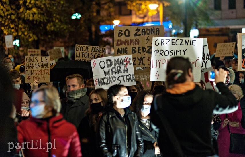 Elblążanie znów wyszli na ulice."Solidarność naszą bronią" zdjęcie nr 232263