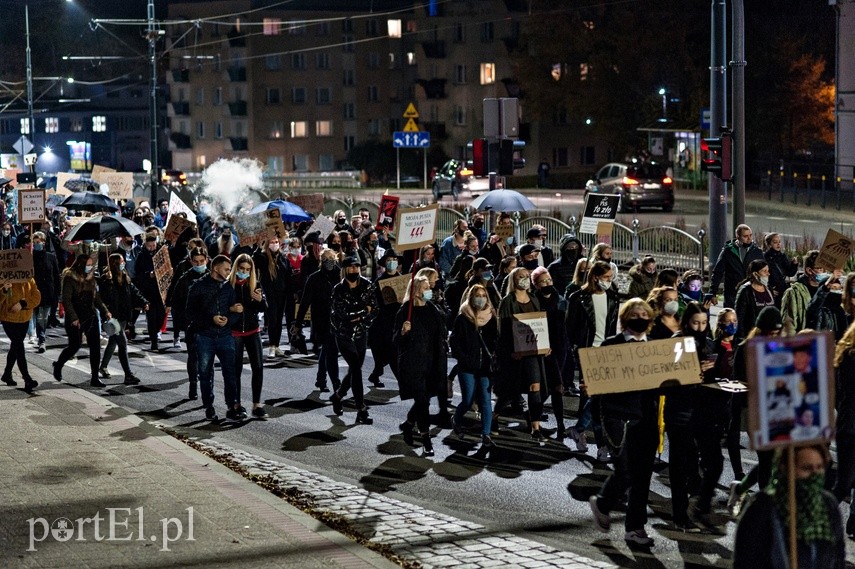 Elblążanie znów wyszli na ulice."Solidarność naszą bronią" zdjęcie nr 232273
