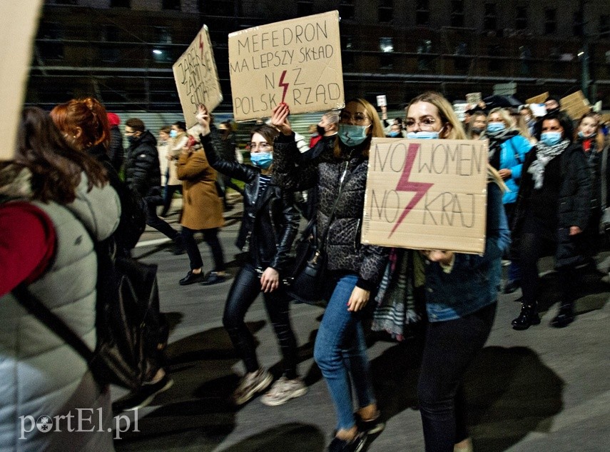 Elblążanie znów wyszli na ulice."Solidarność naszą bronią" zdjęcie nr 232281