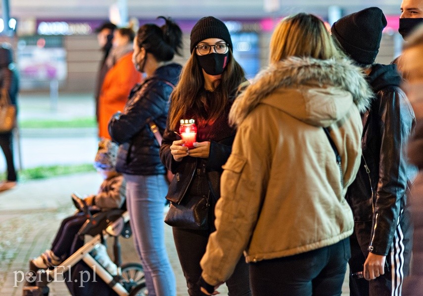 Elblążanie znów wyszli na ulice."Solidarność naszą bronią" zdjęcie nr 232248