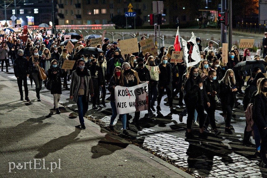Elblążanie znów wyszli na ulice."Solidarność naszą bronią" zdjęcie nr 232272