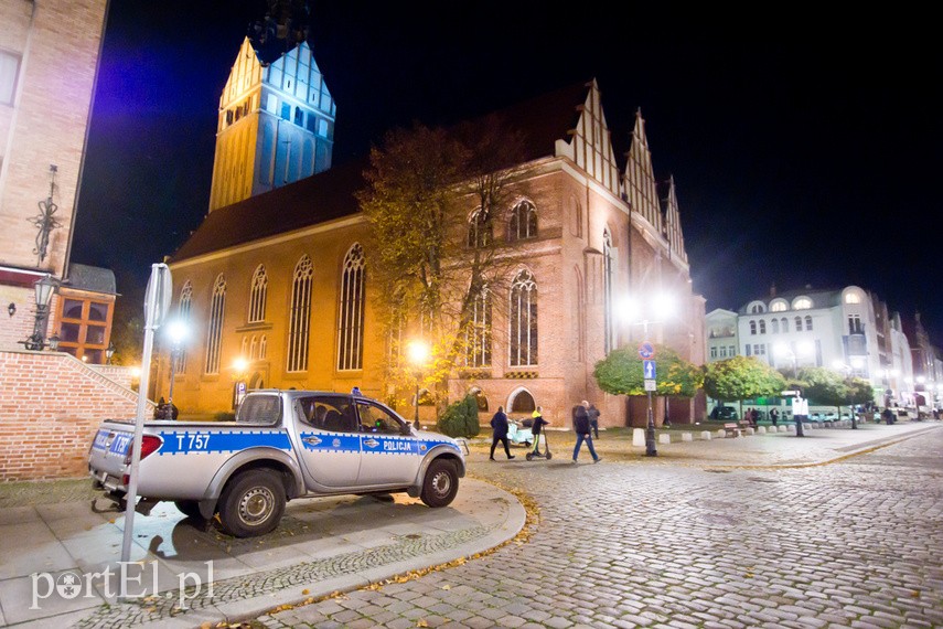 Protesty nie ustają. W piątek elblążanie znów wyszli na ulice miasta zdjęcie nr 232347