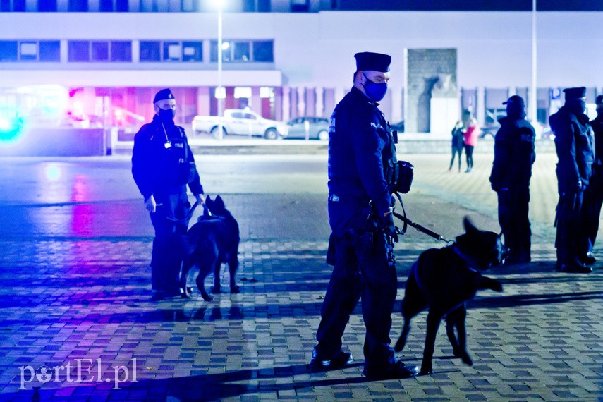 Protesty nie ustają. W piątek elblążanie znów wyszli na ulice miasta zdjęcie nr 232399