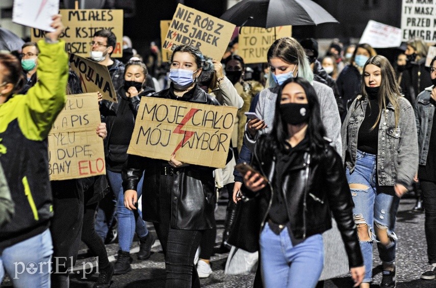 "No woman, no kraj". Kolejne protesty w Elblągu zdjęcie nr 232472