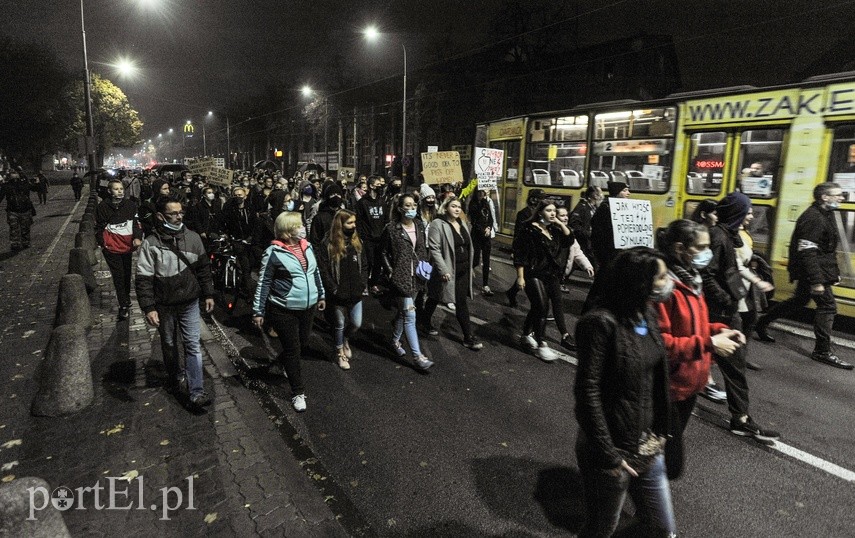 "No woman, no kraj". Kolejne protesty w Elblągu zdjęcie nr 232479