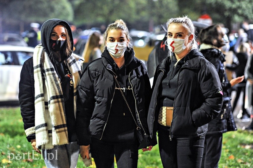 "No woman, no kraj". Kolejne protesty w Elblągu zdjęcie nr 232461