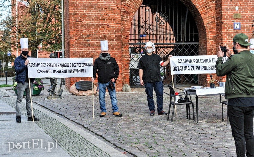 Gastronomia z czarną polewką dla rządu zdjęcie nr 232501