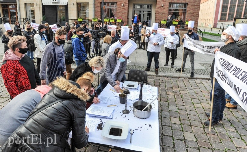 Gastronomia z czarną polewką dla rządu zdjęcie nr 232515