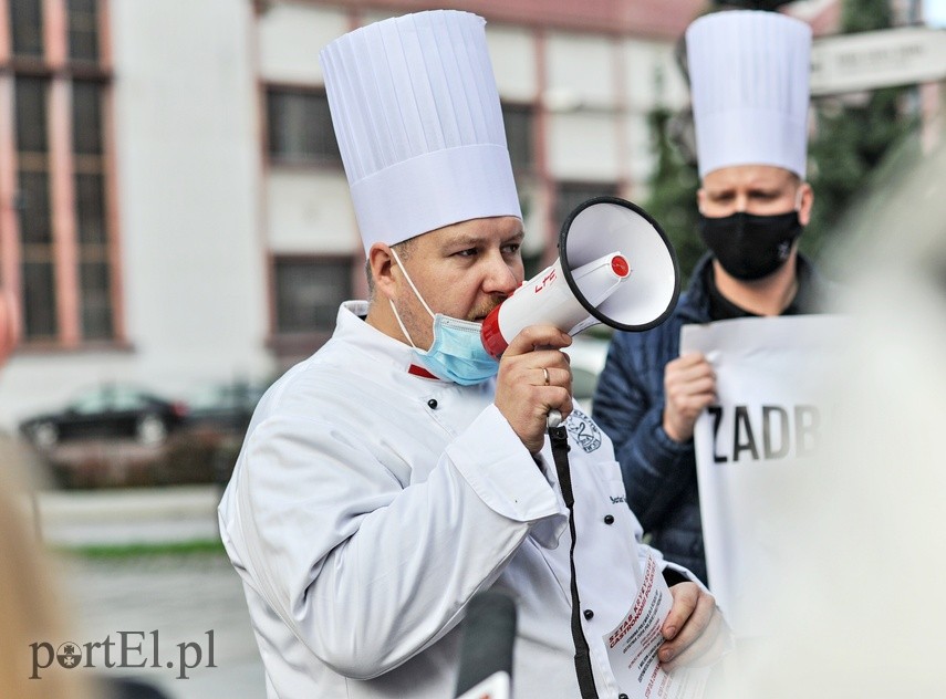 Gastronomia z czarną polewką dla rządu zdjęcie nr 232513