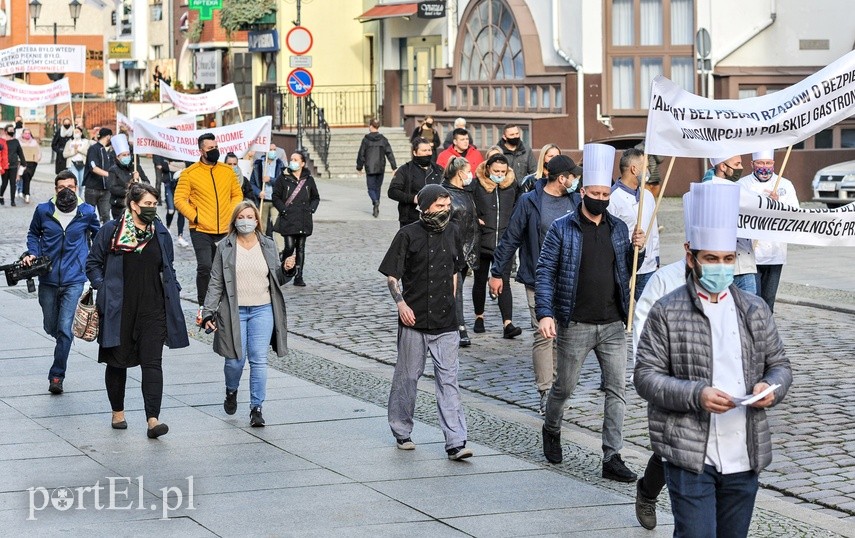 Gastronomia z czarną polewką dla rządu zdjęcie nr 232521