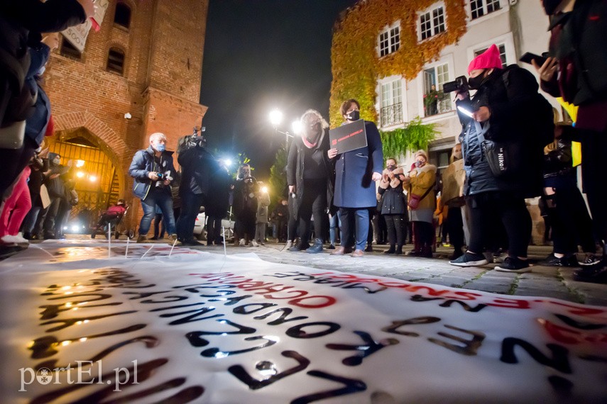 Kolejny protest w Elblągu, tym razem z udziałem Marty Lempart zdjęcie nr 232665