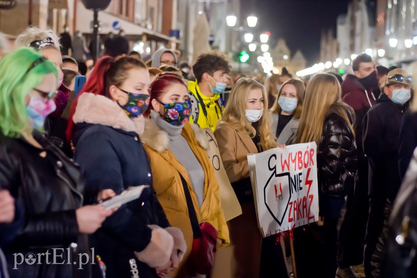 Kolejny protest w Elblągu, tym razem z udziałem Marty Lempart zdjęcie nr 232668