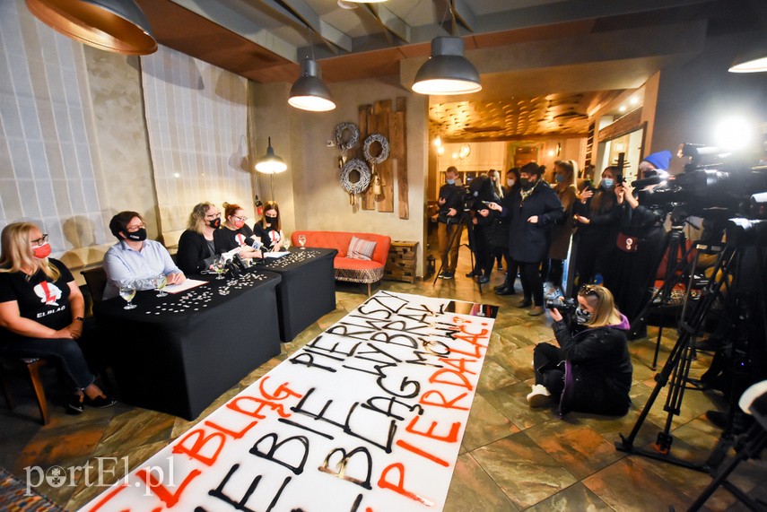 Kolejny protest w Elblągu, tym razem z udziałem Marty Lempart zdjęcie nr 232638