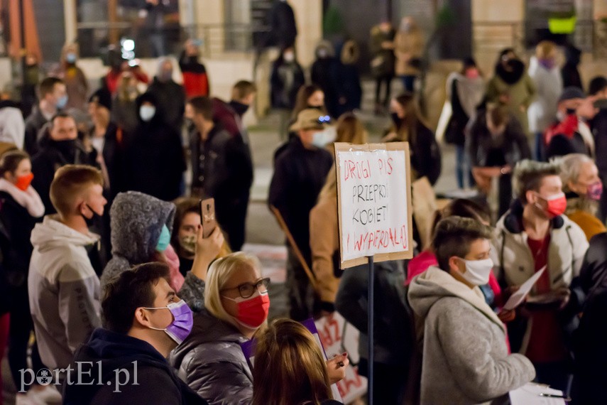 Kolejny protest w Elblągu, tym razem z udziałem Marty Lempart zdjęcie nr 232654