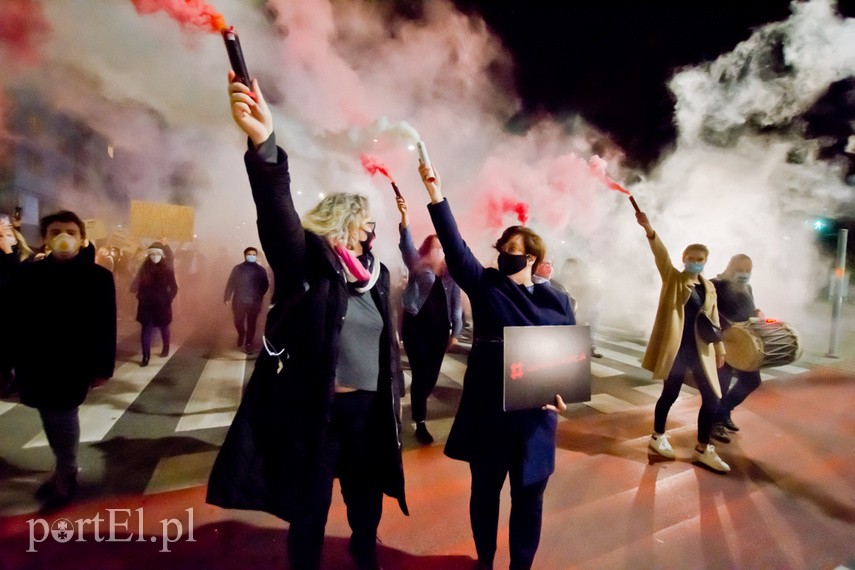 Kolejny protest w Elblągu, tym razem z udziałem Marty Lempart zdjęcie nr 232694