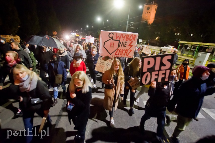 Kolejny protest w Elblągu, tym razem z udziałem Marty Lempart zdjęcie nr 232703