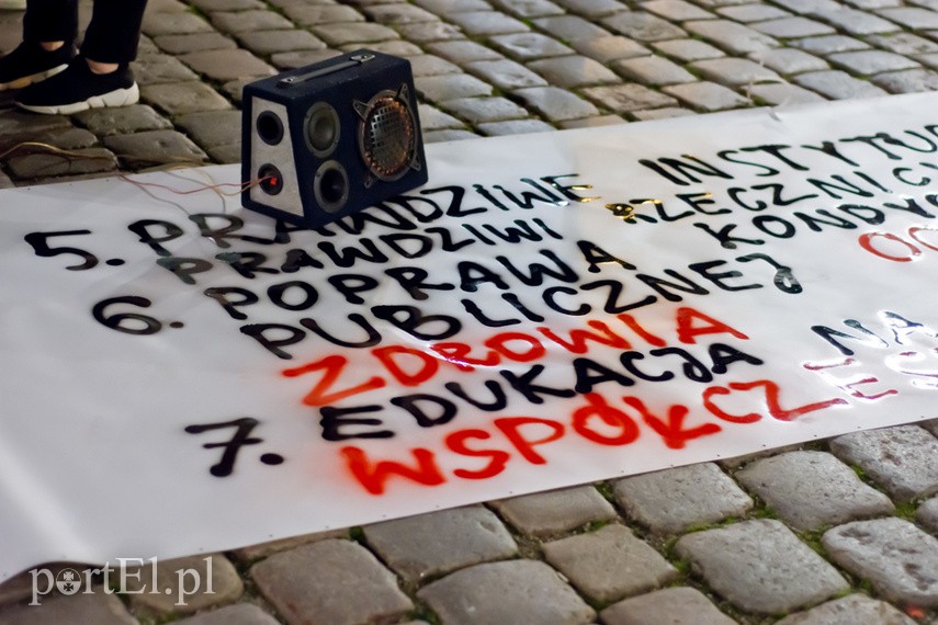 Kolejny protest w Elblągu, tym razem z udziałem Marty Lempart zdjęcie nr 232645