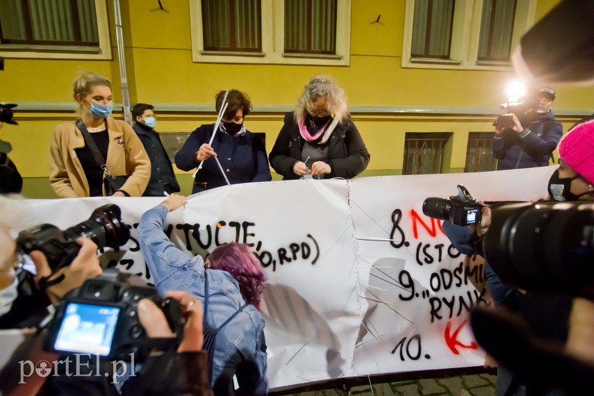 Kolejny protest w Elblągu, tym razem z udziałem Marty Lempart zdjęcie nr 232685