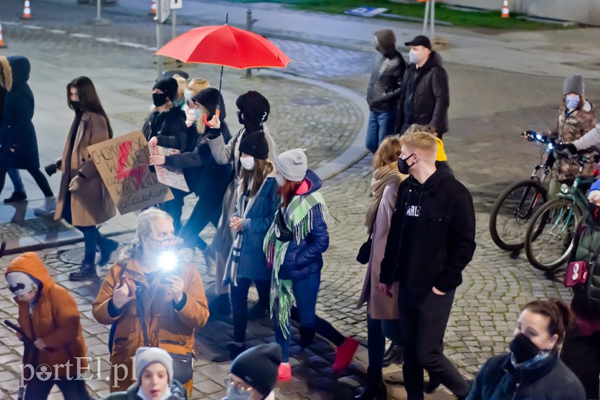 Kolejny protest w Elblągu, tym razem z udziałem Marty Lempart zdjęcie nr 232674