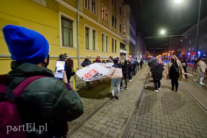 Kolejny protest w Elblągu, tym razem z udziałem Marty Lempart zdjęcie nr 232683