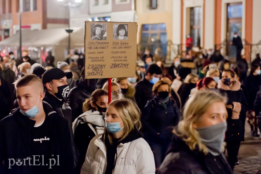 Kolejny protest w Elblągu, tym razem z udziałem Marty Lempart zdjęcie nr 232655