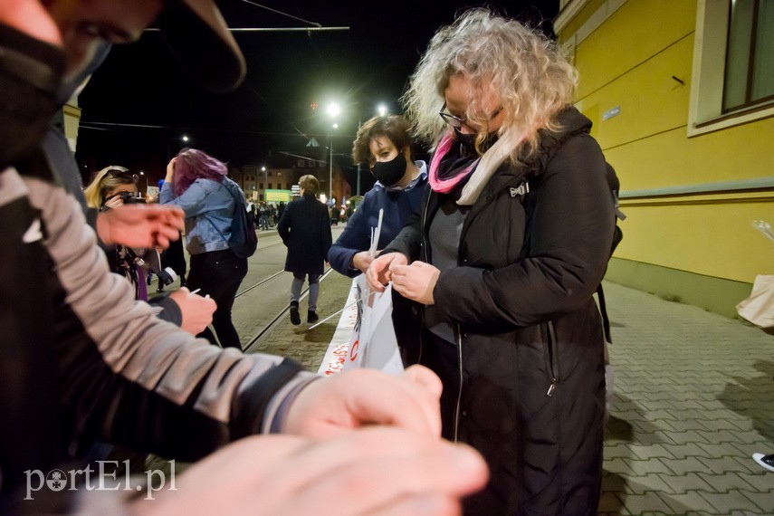 Kolejny protest w Elblągu, tym razem z udziałem Marty Lempart zdjęcie nr 232686