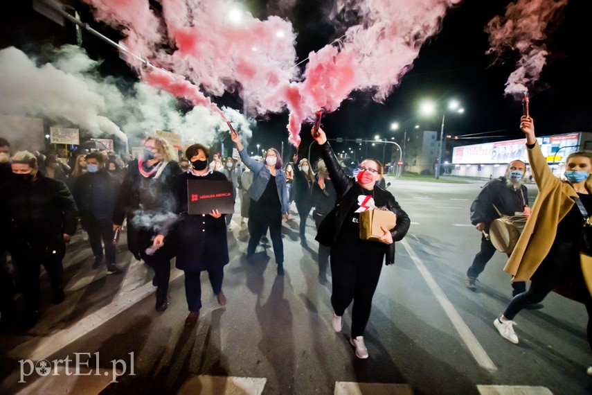 Kolejny protest w Elblągu, tym razem z udziałem Marty Lempart zdjęcie nr 232696