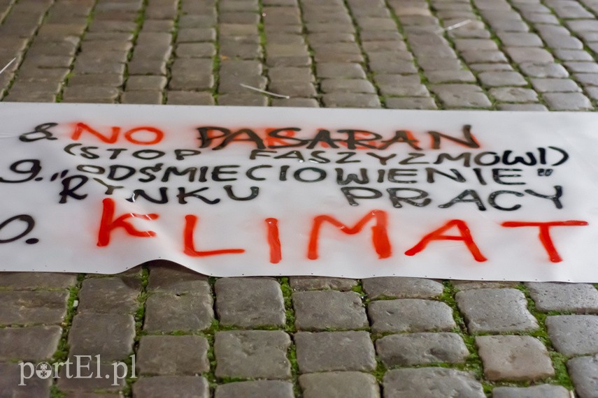 Kolejny protest w Elblągu, tym razem z udziałem Marty Lempart zdjęcie nr 232646