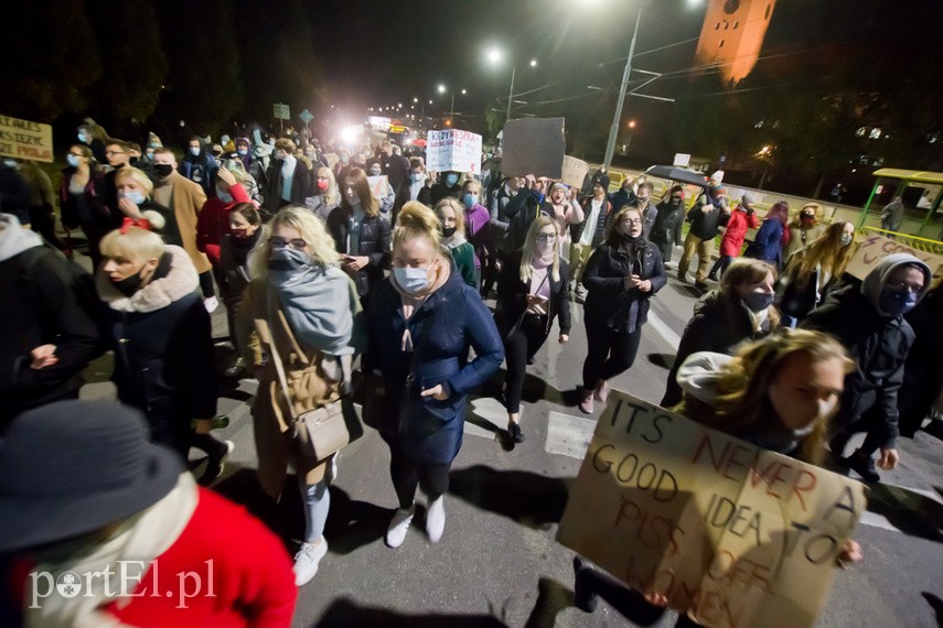 Kolejny protest w Elblągu, tym razem z udziałem Marty Lempart zdjęcie nr 232704
