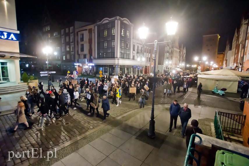 Kolejny protest w Elblągu, tym razem z udziałem Marty Lempart zdjęcie nr 232673