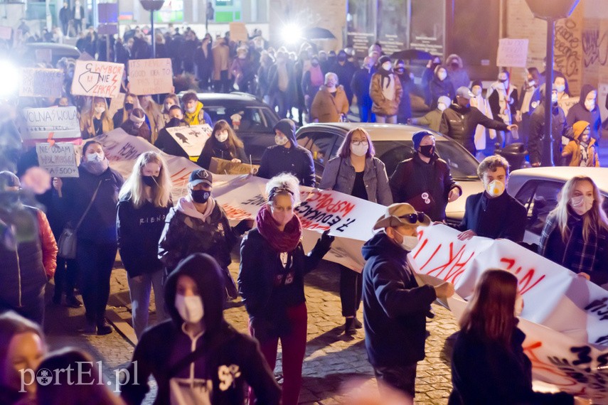 Kolejny protest w Elblągu, tym razem z udziałem Marty Lempart zdjęcie nr 232676