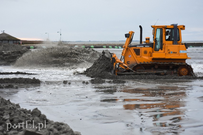 Poszerzają plażę w Kadynach zdjęcie nr 232726