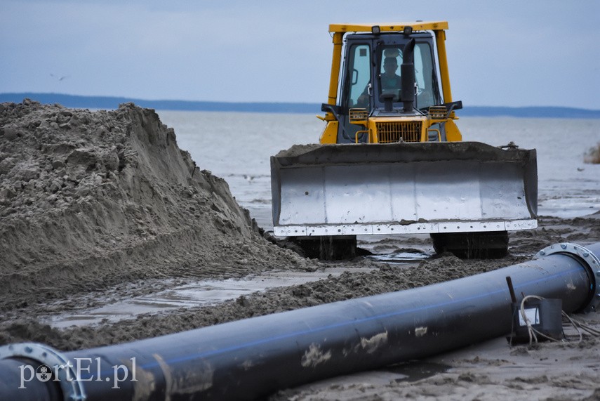 Poszerzają plażę w Kadynach zdjęcie nr 232717