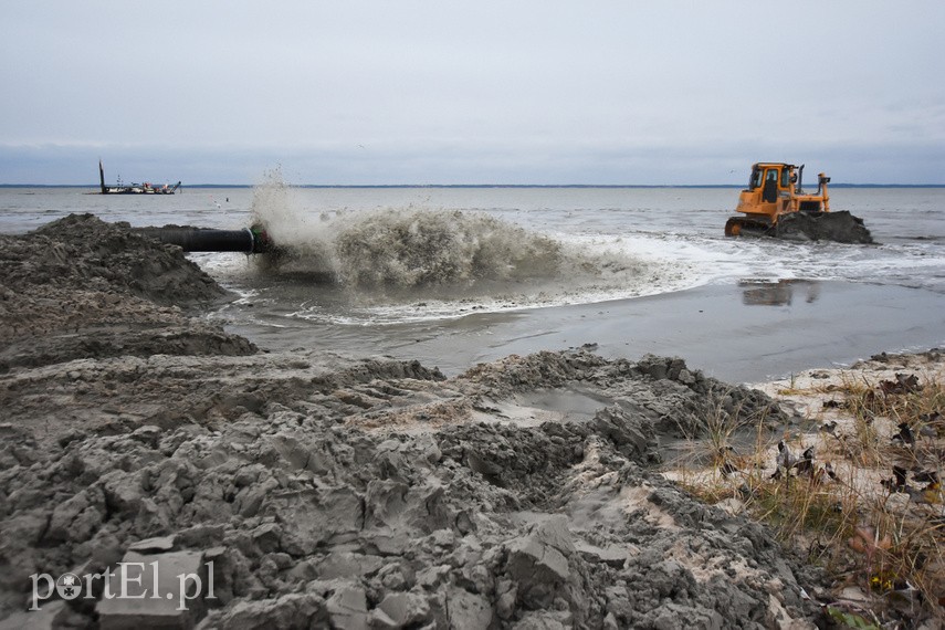 Poszerzają plażę w Kadynach zdjęcie nr 232721