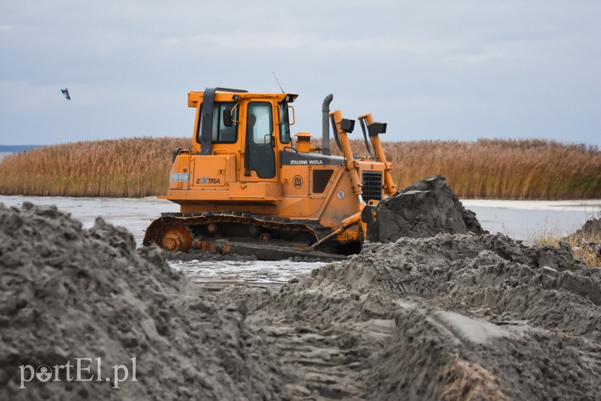 Poszerzają plażę w Kadynach zdjęcie nr 232720