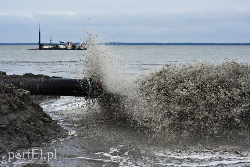 Poszerzają plażę w Kadynach zdjęcie nr 232724